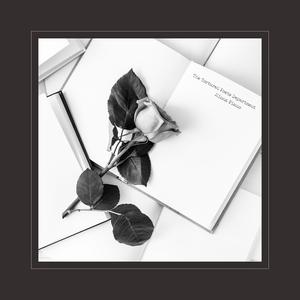 美女趴好扒开屁股受罚
